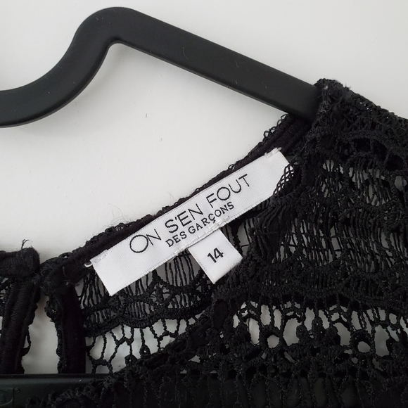 Sheer black lace tank top - Picture 6 of 6